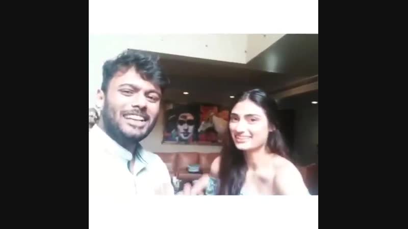 Shetty shetty bhai bhai @theathiyashetty mein papa ko fon lga ke puchu roshanshetty @sunielvshetty ji ko