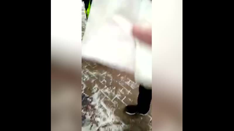 В мытищах полицейский получил удар ножом в лицо за замечание пешеходу