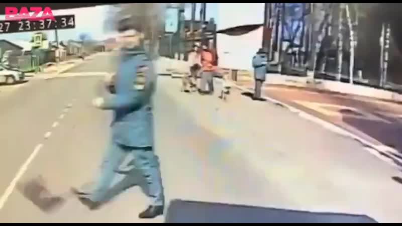 Сбил курсанта!