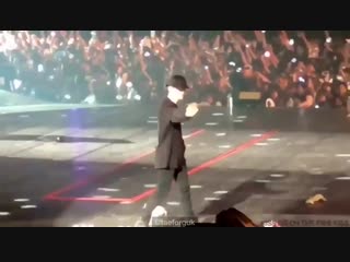 We rarely see yoongi sneeze so y’all better cherish this