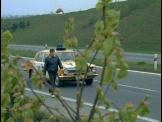 Na dvoře je kůň, šéfe (1988) komedie