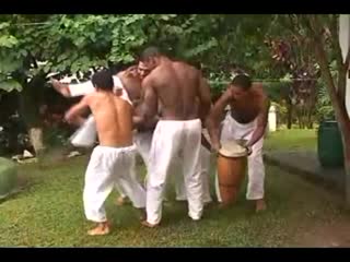 [544x408] french connection capoeira 21 gang bang copia (2)