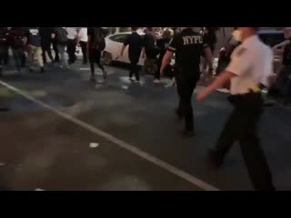 Nypd officer just called a female protester a “stupid fucking bitch” and threw