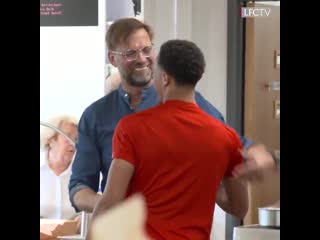 The boss is back in the building 🙌 time for more klopp hugs 🤗 #lfcpreseason