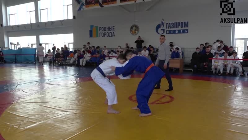 Аккуратная подсечка и уверенное удержание