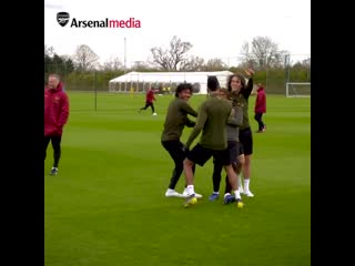 Oiiiiiiiiiii! laca absolutely on flames in training you do not stop those