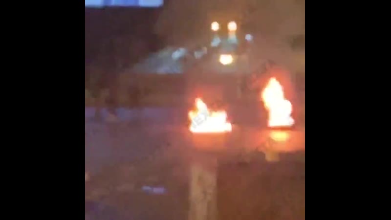 Беларусы начали жечь покрышки
