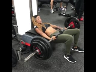 130kg finally 😇👙👙🇬🇧🏋🏾‍♀️💁🏽 #legday #gymday #bi лондон