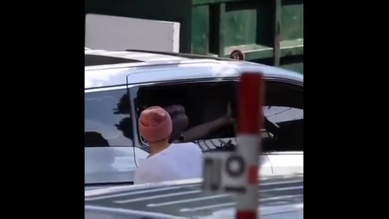 Taeyong porn video – Taeyong casually joined in for a selca with jaehyun