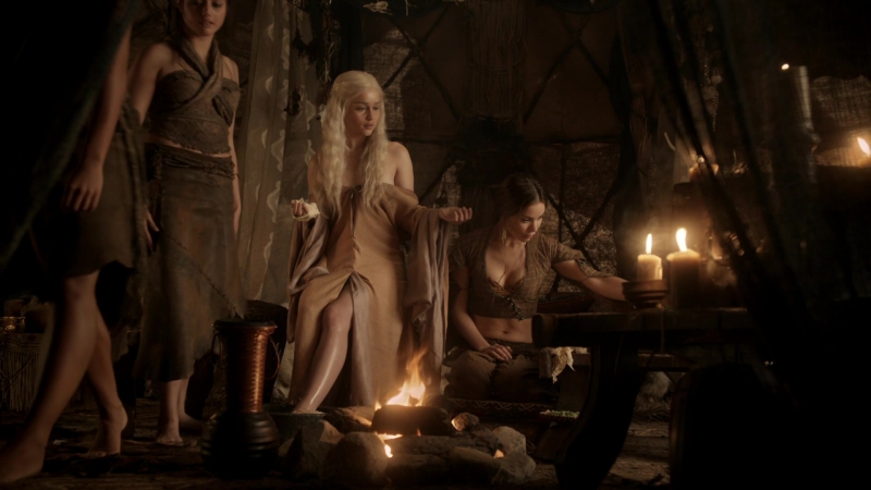 Игра престолов (1 сезон) ( 2011г ) дейенерис просим обучить ее искуству любви у ее рабыни и рассказы про драконов