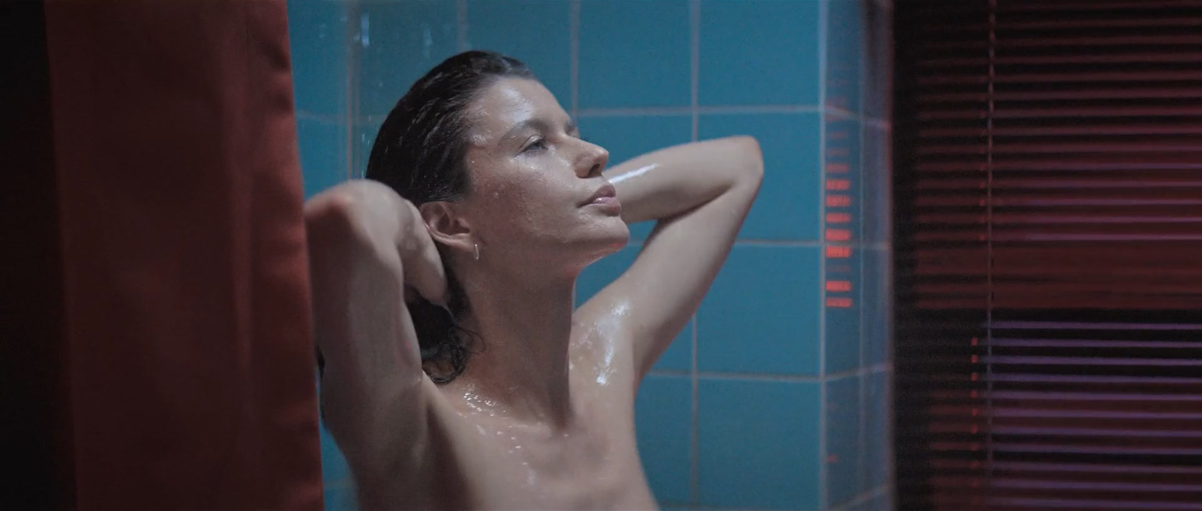 Берен Саат порно