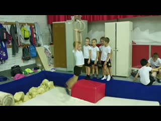 Ребята занимаются на кольцах 👍🏻