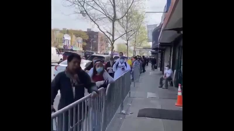 Они радовались победе над соом с очередями, но судьба коварна очередь за бесплатным