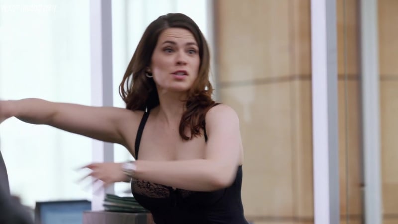 Хейли этвелл (hayley atwell) в сериале "ложное обвинение" (приговор, conviction, 2016) сезон 1 / серия 2 (1080p)