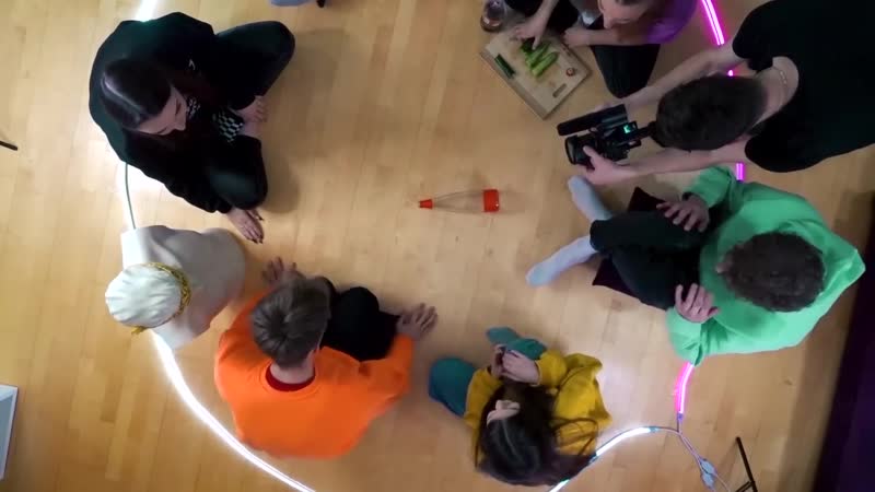 Бутылочка на поцелуй челлендж! мы больше не друзья