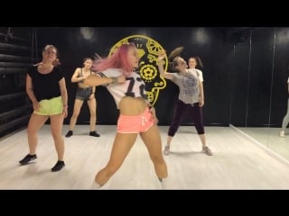 Brazilian funk tik tok. Бразильский фанк. Бразильский фанк танец. Агрессивный бразильский фанк. Бразильский фонr.