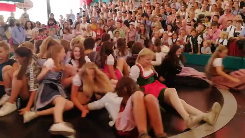 Oktoberfest раскрутить девчонок 23