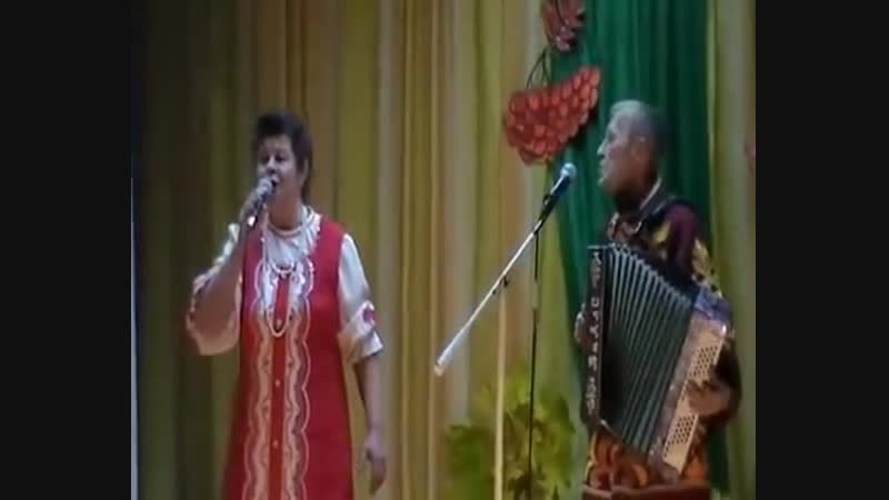 Бежит ручей, в ручье лежит мужик ничей!! )))