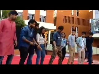 Raees in pune ll chal chaiya chaiya ll love srk