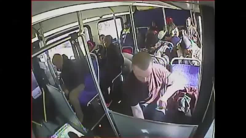 Наркоман укололся в автобусе 360 mp4