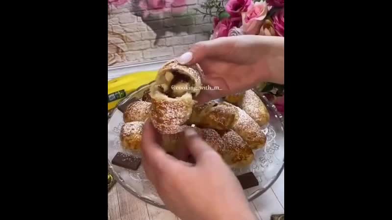 Бананы с шоколадом в тесте