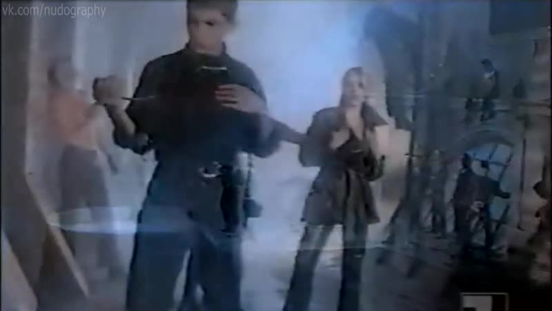 Лика стар голая в клипе дождь (1990)