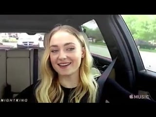 Sophie turner & maisie williams vine