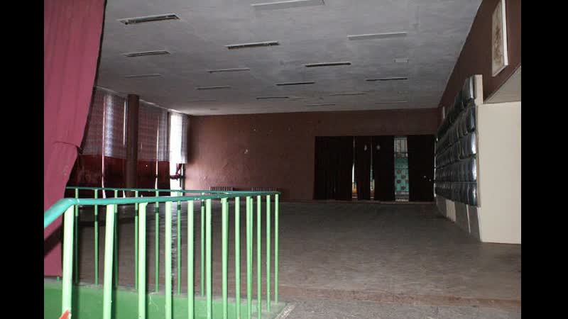 Камышинская школота залезла в заброшенный дом офицеров