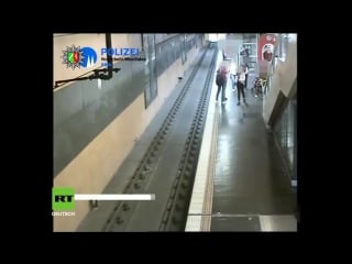 Fremden mann einfach auf die gleise gestossen – kölner polizei sucht mit video nach u bahn schubser