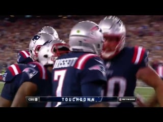 Jacoby brissett fakes the handoff scrambles for a td!