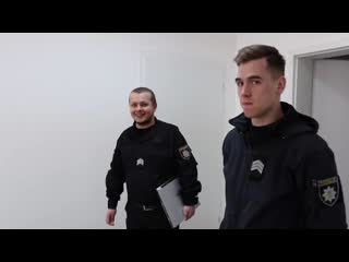 [manifest сhannel] полицейский разбил ноутбук школьнику