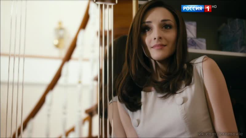 Юлия майборода в элегантном платье отрывок из фильма "девушка в приличную семью" (2012)