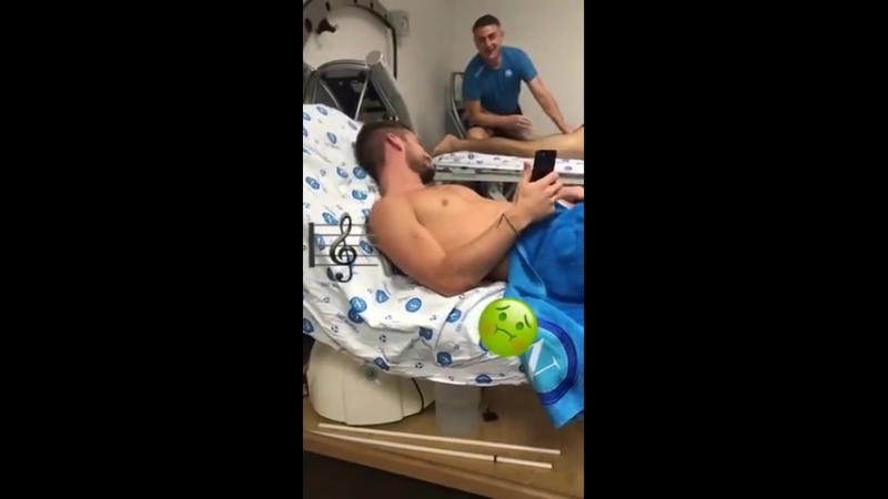 Video tonelli mertens canta nello spogliatoio durante i massaggi