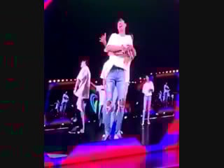 Jimin accidentally hit hobi and then hugged him when he realized sjsjdjdjjssks joon looks so worried my lungssss