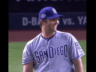 Mrw my friend says "holy shit look over there, that chick's flashing her tits!" and for once by the time i look over, she's stil