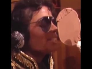 Today back in 1985, 'we are the world', became the first ever single to be certified multi platinum! #mjj7777king