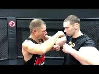 Oleg mongol pervaya duel vzglyadov mp4