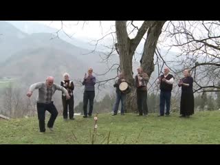 Old georgian men vibing to ievan polkka ft bilal göregen