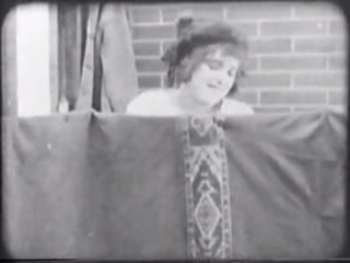 O novo herói de mabel (fatty e as belas do banho) fatty arbucle e mabel normand