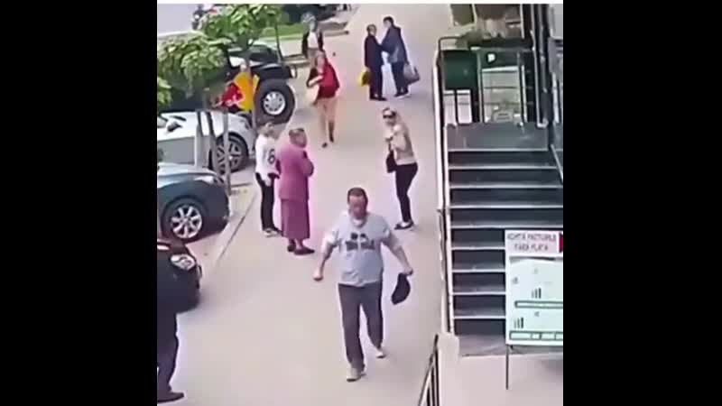 Левый коронный, правый похоронный