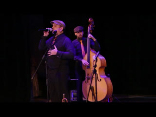 Sweet hot jazz band happy song (scat)