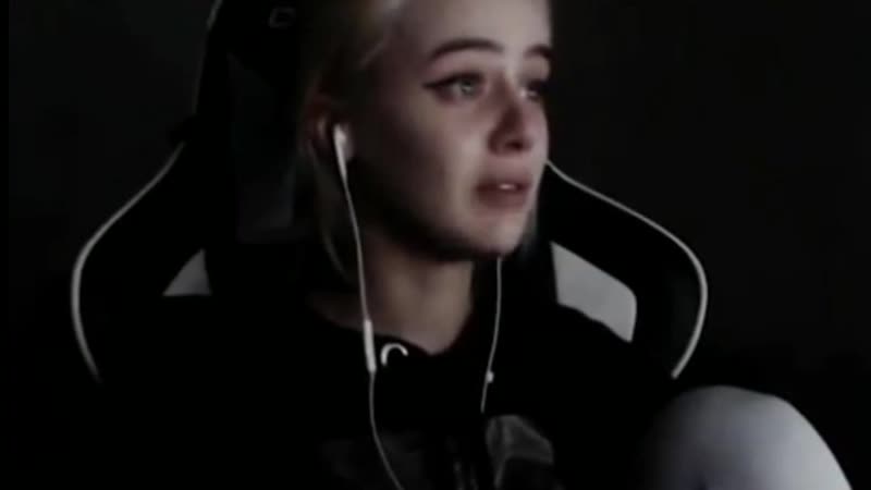 Стримерша gtfobae рассказывает про слив своих фотографий вся суть в конце видео!