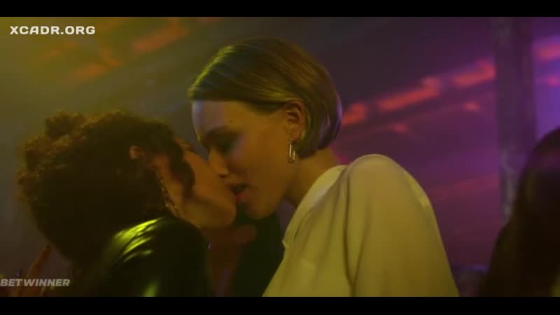 Лесбийская сцена иванна сахно hi fi