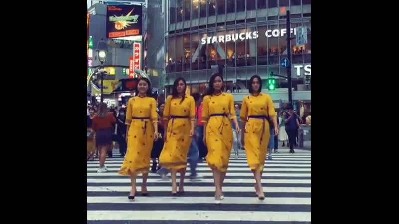 Монголки в национальном костюмедээл