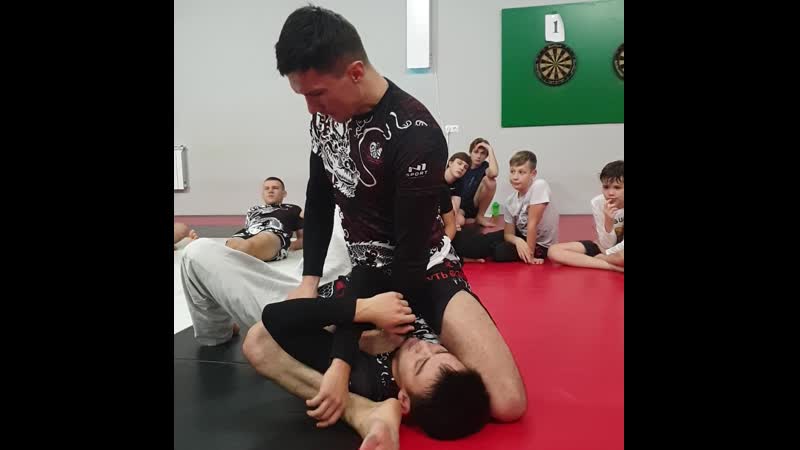Дрилл (наработка) рычаг локтя | (arm bar)