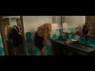 Amy schumer nude snatched (2017) 1080p bluray