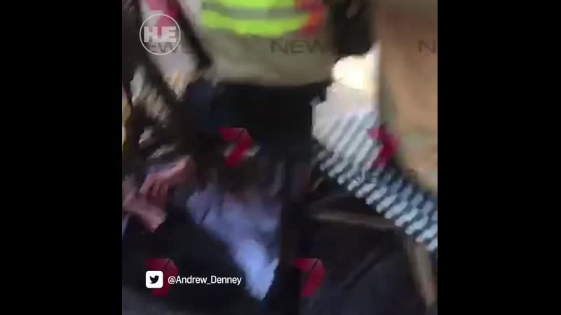 В сиднее мужчина с ножом напал на прохожих