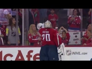 Braden holtby tried to give a little porn a puck