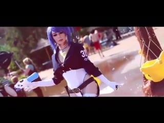 No way you're escaping from this shark! 😎💦