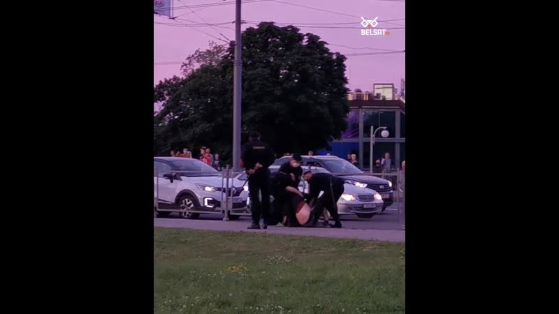 Брутальныя затрыманні і бойкі з амапаўцамі